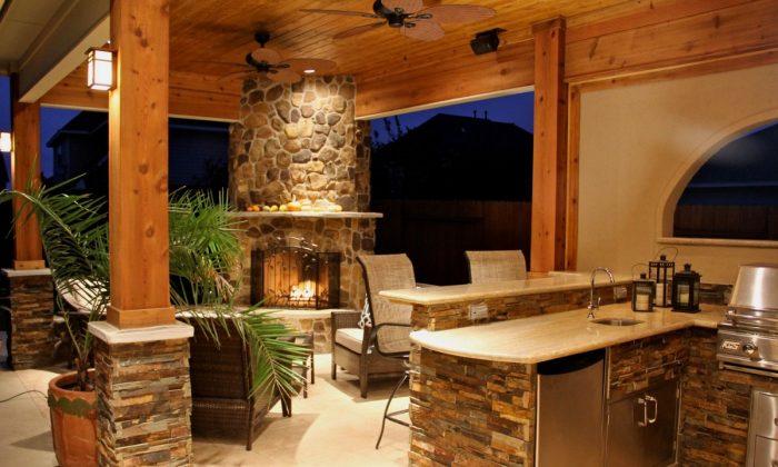 Your Backyard Isn’t Complete Without an Outdoor Kitchen