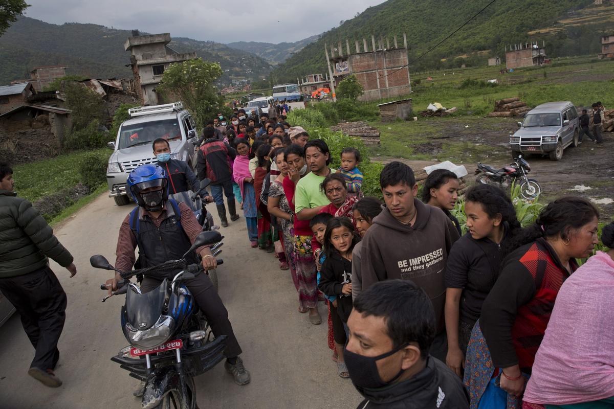 Military Flight Evacuates Canadians From Quake-Stricken Nepal