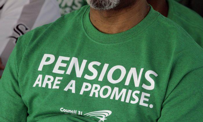 Illinois Justices Overturn State’s Landmark 2013 Pension Law