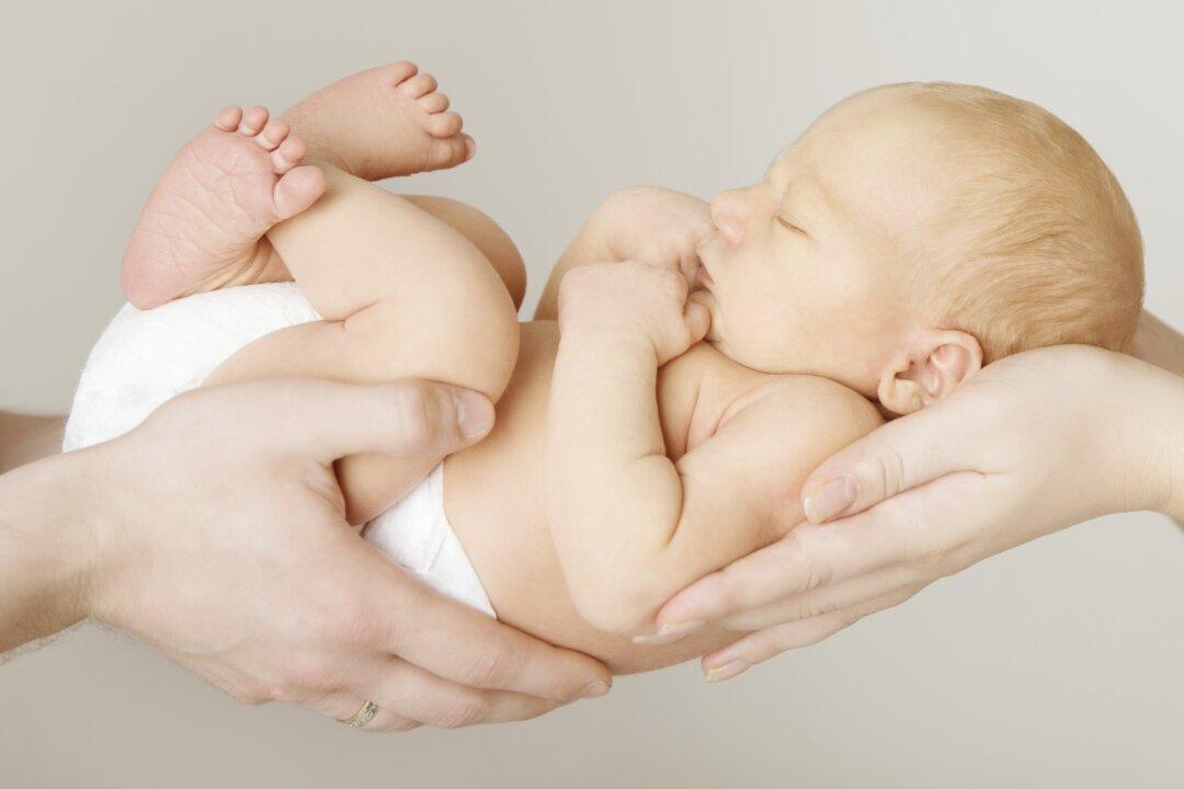 Dual-Earner Couples Share the Housework Equally – Until the First Baby Comes