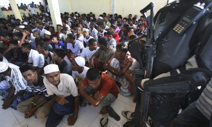 Over 500 Rohingya Flee Malaysian Detention, 6 Killed on Highway