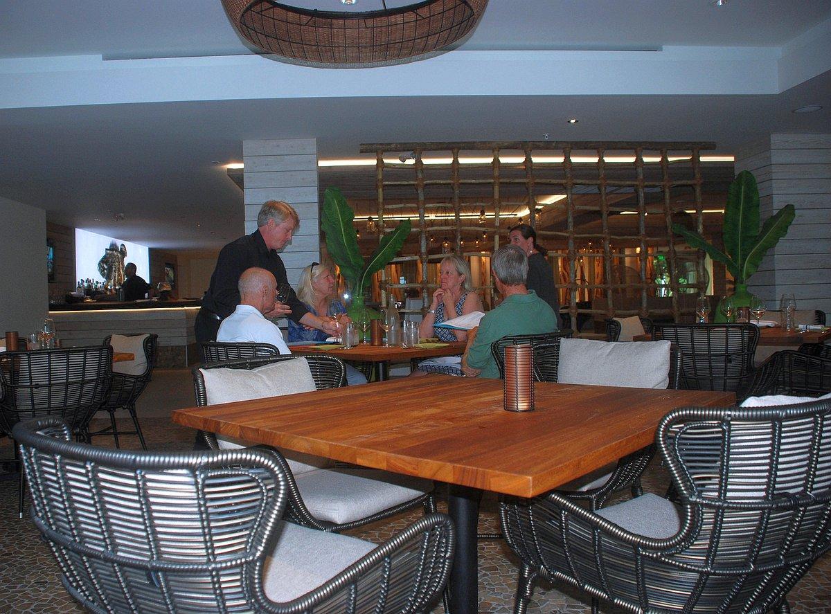 Oltremare Restaurant at Amara Cay Resort