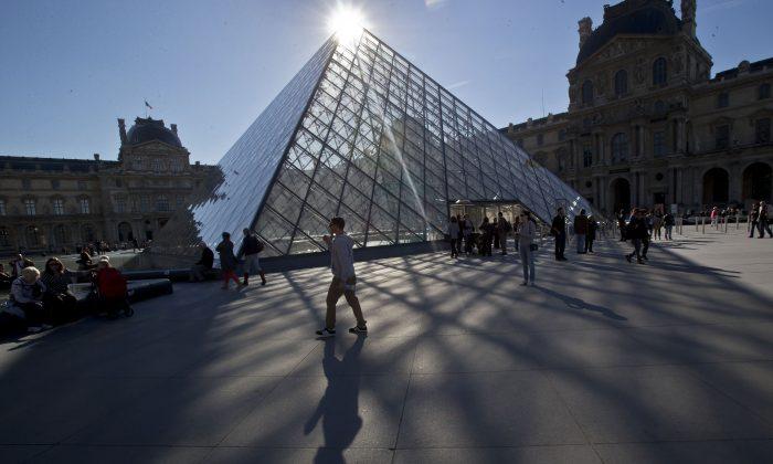 Virus Spreads to Over 60 Countries; France Closes the Louvre