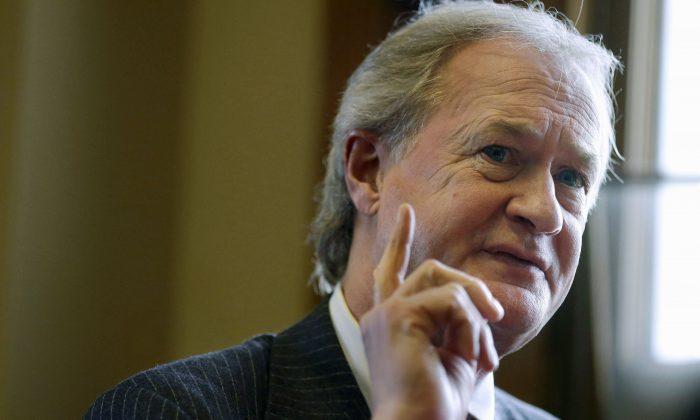 Chafee to Unveil Presidential Run, Puzzling Longtime Allies