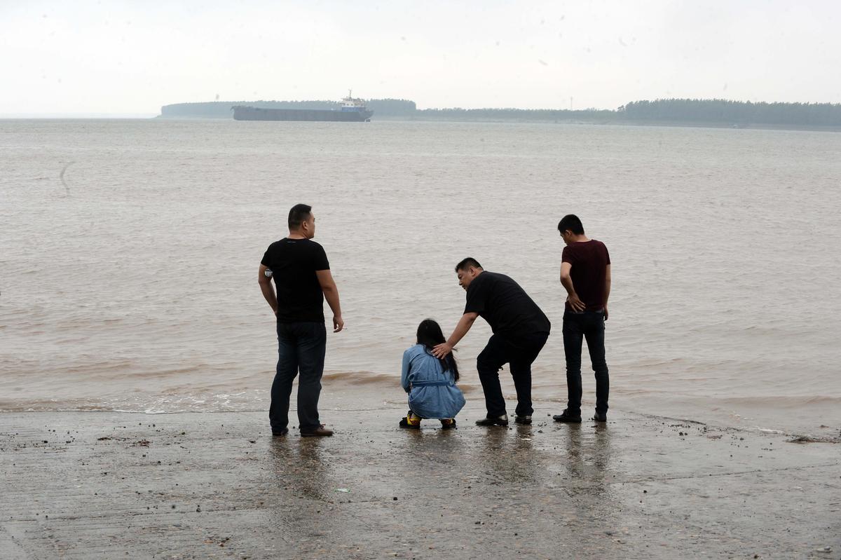 More Than 360 Still Missing in Yangtze Boat Disaster