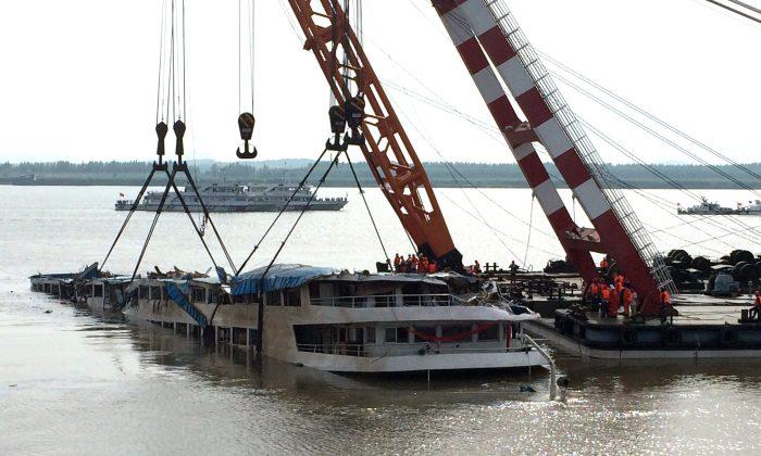 China Ship Righted to Speed Search in Yangtze Disaster