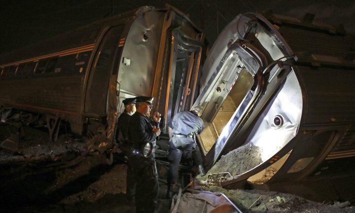 NTSB Says Amtrak Engineer Didn’t Use Cellphone Before Crash