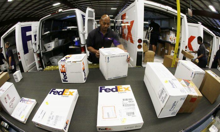 FedEx Shares Fall on Weak Quarter, Disappointing Outlook