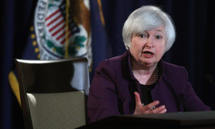 Fed Keen on Raising Rates, Albeit Slowly