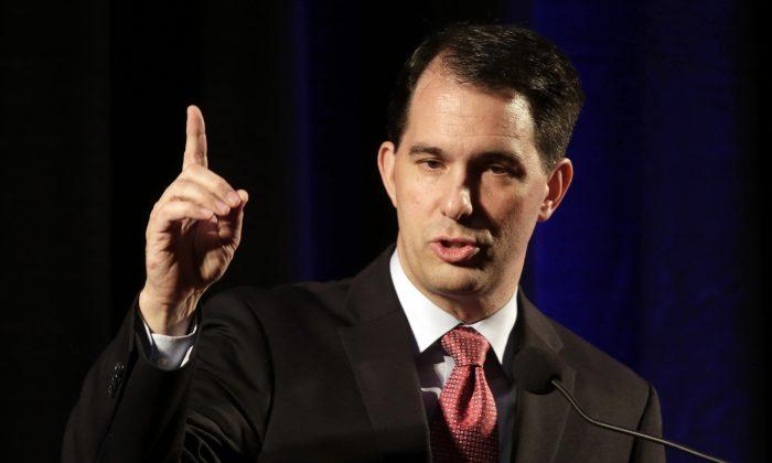 Walker Reminds Voters of Union Wins as He Enters 2016 Race