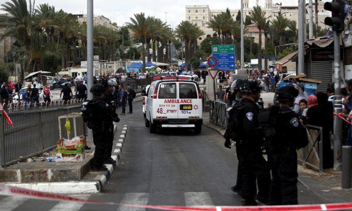 Police: Israeli Police Officer Stabbed in Jerusalem
