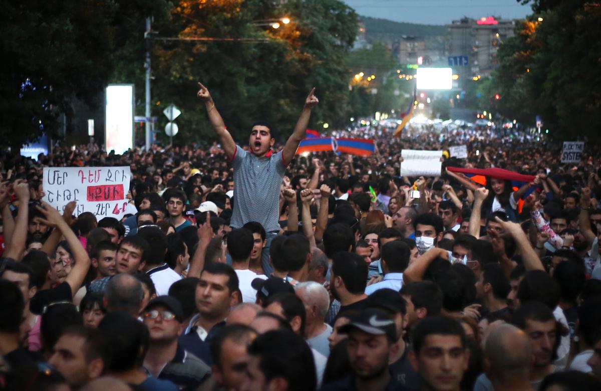 Armenian Protesters Block Road for Third Day Over Energy Hikes