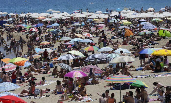 Spain, Portugal Issue Health Alerts Amid Scorching Temps