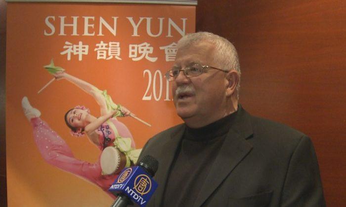 Retired Principal and Teacher Enjoy Shen Yun Dances and Music