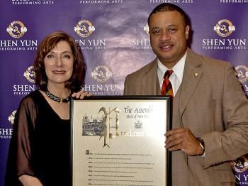 New York Assemblyman Eric Stevenson Presents Proclamation to Shen Yun