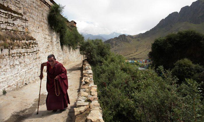 Refuge Across the Himalayas: Tibetan Makes New Life in Canada
