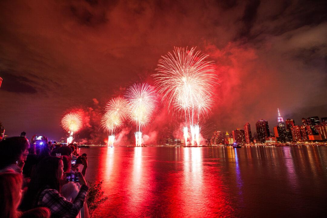 What restaurants are open on 4th of July?