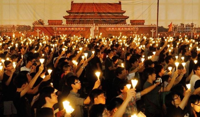 Tiananmen Square Massacre Candlelight Vigil in Hong Kong 180,000-Strong