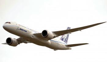Boeing Extends 787 Test Flight Halt