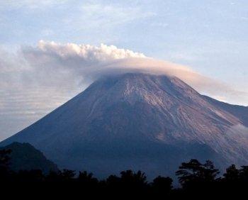Indonesia Volcano Eruption Kills 28
