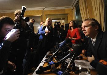 Sweden to Issue International Arrest Warrant for Wikileaks Founder