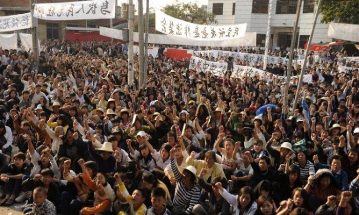 Wukan Villagers Step Up Protest in Face of Police Blockade