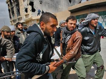 Chris Hondros, War Photographer, Dies in Libya Attacks