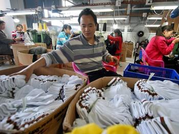 China’s Clothing Industry Faces Rocky Road