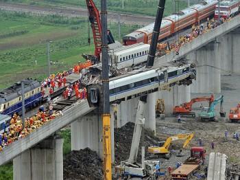 In Wake of Rail Disaster, Hints of Beijing’s Power Struggle