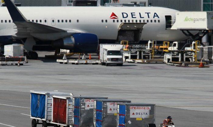 Needles Found in Sandwiches on Four Delta Flights