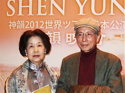 Chinese Painter Says Shen Yun Perfect
