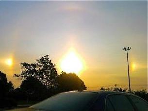 Triple Suns and Inverted Rainbow Appear Over China