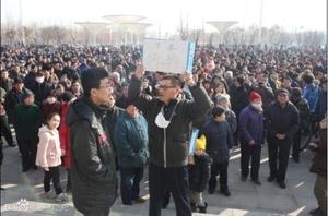 Thousands Protest Poisonous Gas Leak in East China