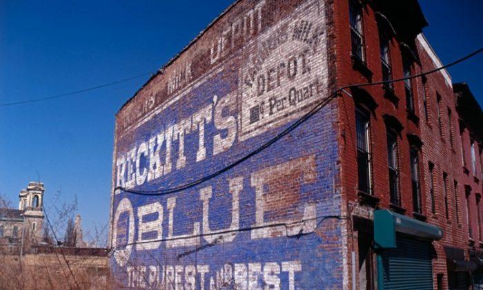 Buildings’ Fading Ads Come With Lingering Tales