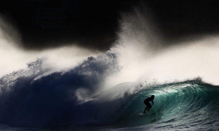 American Breaks Guinness Surfing Record