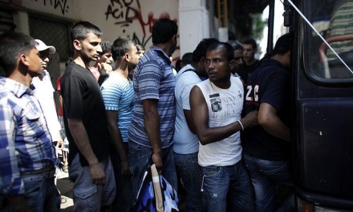 Greece to Deport 1,600 Recently Arrested Immigrants