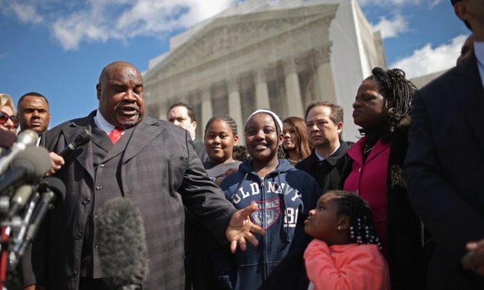 Supreme Court Considers Voting Rights Act in Tough Debate