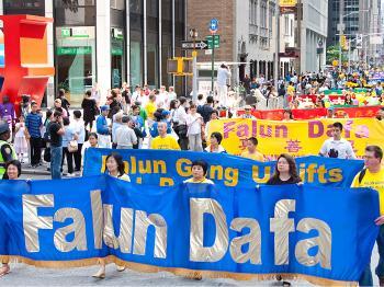 Thousands of Falun Gong Adherents Parade Through New York City (Photo Essay)