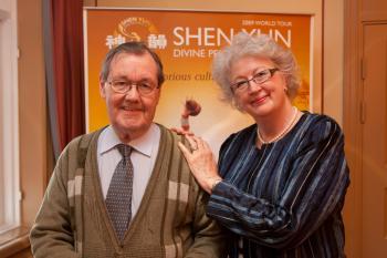 Orchestra Conductor Loves Shen Yun Orchestra