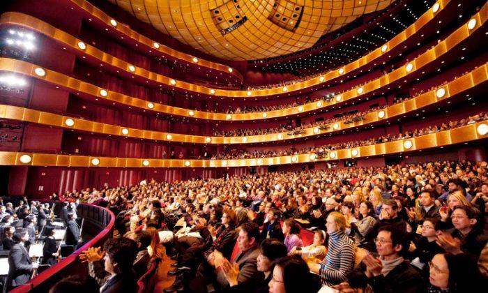 Shen Yun Enchanting Audiences Worldwide (9 of 9)