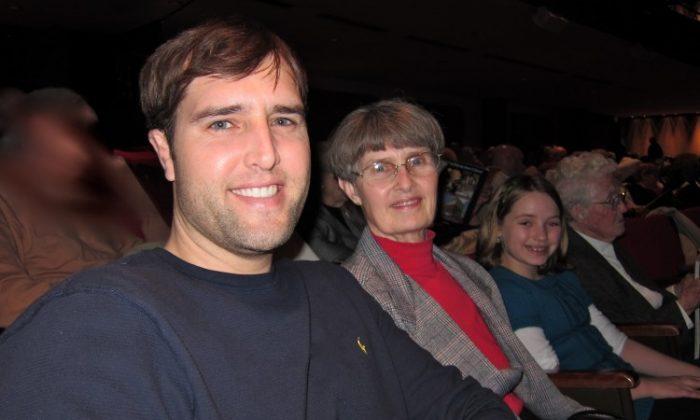 Four Generations See Shen Yun in Indianapolis