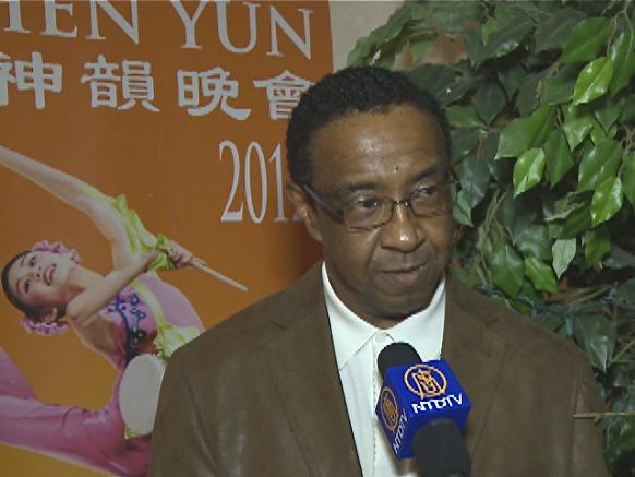 Shen Yun Is ’something that just touches your heart and touches your soul!' Says Toledo Commissioner