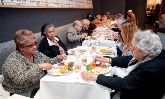 NYC Restaurant Opens Its Heart on Thanksgiving