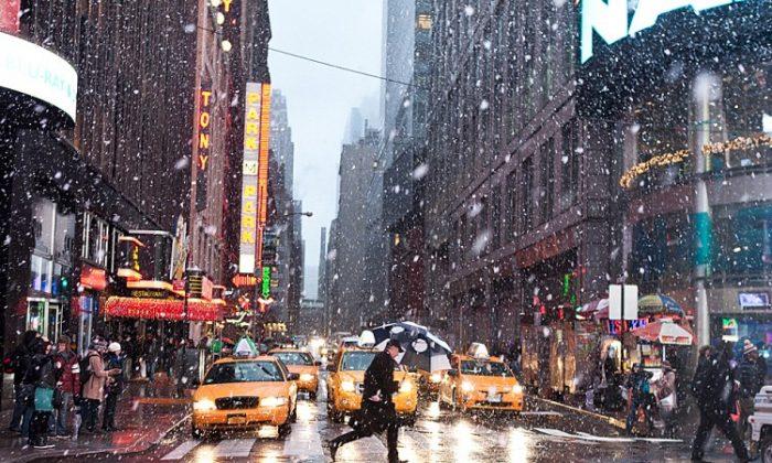 New York Prepares for Wintery Weather