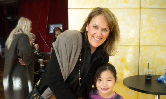 Parents Recommend Shen Yun for Adopted Chinese Children
