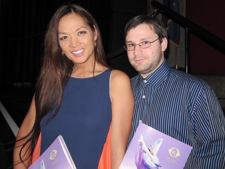 Model Is ‘Just Tickled, Tickled Pink,’ Seeing Shen Yun