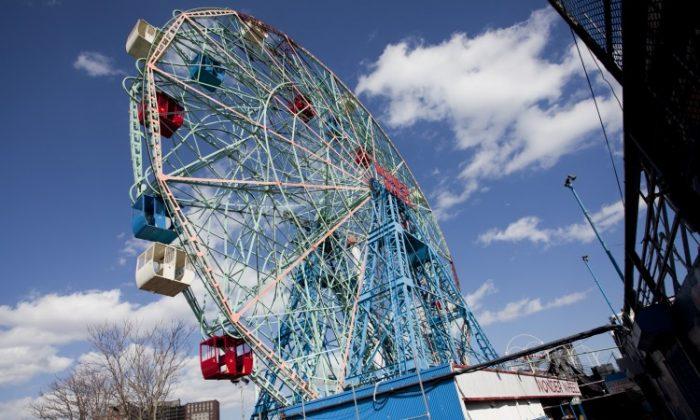 Wonder Wheel a Family Affair on Coney Island