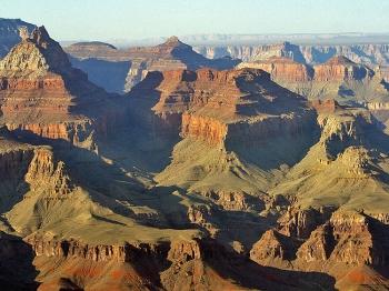 Man Drives Into Grand Canyon and Survives
