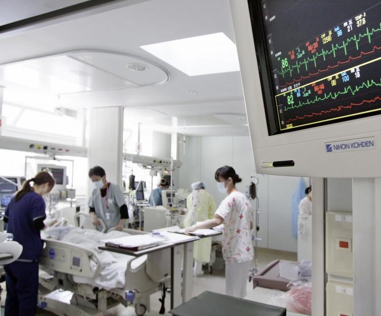 Beijing Bans Former Rights Lawyer From Flying to Japan and Accompanying His Critically Ill Daughter