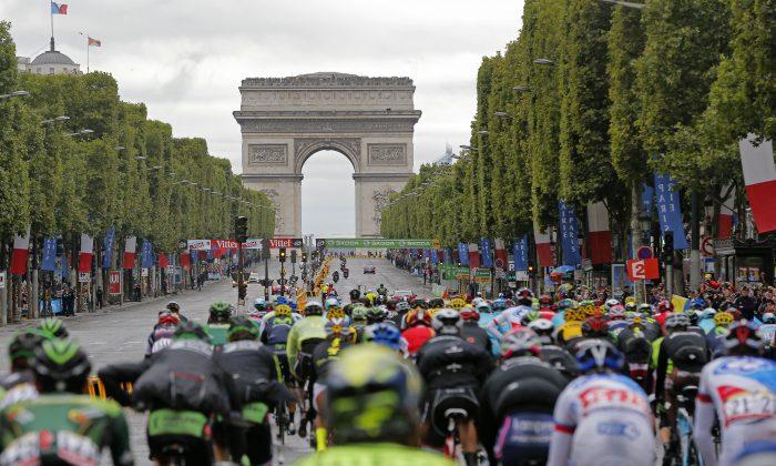 Paris Police Open Fire on Car at Tour de France Barricades